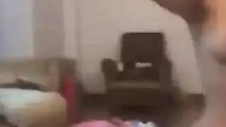 مثير صغيرتي الآسيوية اللعب مع بعض اللعب