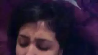 أفلام إباحية اختراق مزدوج: عاهرة آسيوية تمص زب وتُملأ