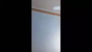 بنت صغيرة بريئة تنتاك من فحل