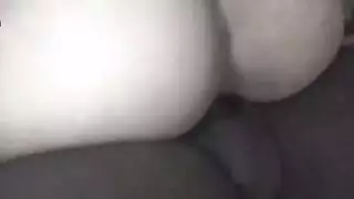 الحيوان الأليف دائمًا مستعدة لممارسة الجنس مع سيدها الجذاب