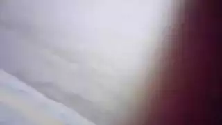 عاريه وانائمة
