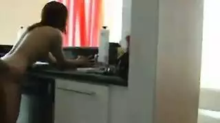 نجمات عربيات منطلقات: جنس عنيف وبلع عميق