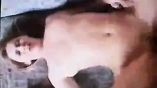 فيلم إباحي لإلهام وهي تعبث بأثدائها ومهبلها