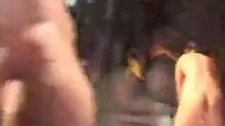 شاب يمارس الجنس مع طيز مستعدة في مشهد صريح