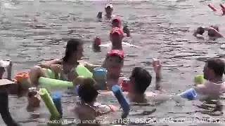 فعل إدخال مزدوج مع خنثى: قضيبي في فمها وفرجها