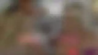 الدوس في سن المراهقة الشقراء مثليه في سولو