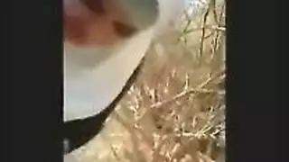 مشهد إباحي: فتاة مصرية محجبة تمص زب عربي قوي