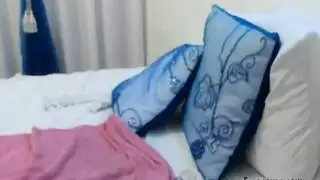 فرج مراهقة عربية: شريط جنس صريح على الإنترنت