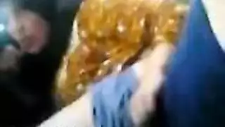 عراقية ساخنة تأخذ قضيبًا صلبًا مقابل دفعة نقدية