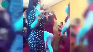 رقص البطن المثير يتحول إلى مشهد إباحي كامل