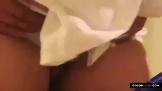الترجمة: رجل يمارس الجنس مع ابنته بالتبني بعد أن استثارته مؤخرتها أثناء تعليمها ركوب الدراجة
