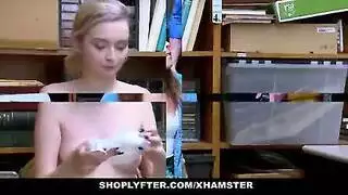 إباحية على مكتب الأمن: الحارس يمارس الجنس مع مراهقة تم القبض عليها في مشهد عنيف