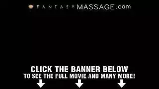 تدليك يدوي جنسي من نجمة بورنو صغيرة يؤدي إلى القذف