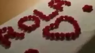 أثداء ومؤخرة مغطاة بالزيت تُمارس الجنس خيال مساج رولا الجامح