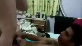 شاب عراقي يملأ فرج الأرملة بالسائل المنوي