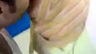 مراهقة محجبة يتم تمزيق فرجها من قبل المعلم