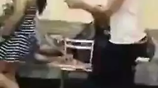 حلم صحراوي إباحي: عاهرات مغربيات وشيخ في جنس جماعي