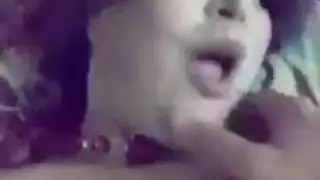 فانتازيا دياثة عربية: مشاهدتها وهي تبلع المني