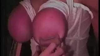 الناضجة الفرنسي فقاعة بعقب طويل ذو أرجل