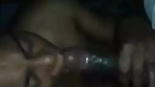 جوارب بديع على ركبتيها
