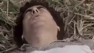 مص في الفناء: مشهد جنس فموي مع حيوان