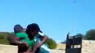 عاهات الحظيرة: بنات تمارس الجنس مع حيوانات المزرعة