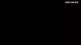 مراهق مثار يقذف في خصوصية