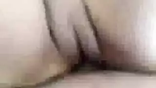 شريط سكس عراقي منزلي: الزوج يسجل جلسة شرجية قاسية لزوجته