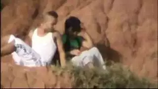 سكس مصري ساخن: شرج ووضعية كلابي تحت السماء المفتوحة