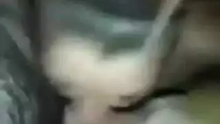 خيال ثلاثي: فرجان ضيقان لقضيب محظوظ