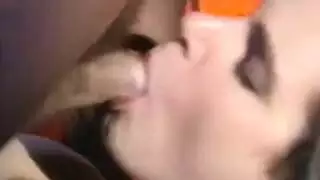 جلسة نيك شديدة تنتهي بالمني على لسانها