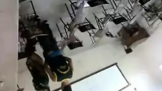 مؤخرة عربية ممتلئة مفتوحة ومثيرة