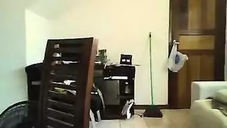 مشهد إكس إكس إكس: سودانيات في حفرة دخانية مستعدات للعمل