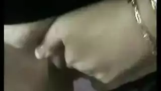 الحسناء المتزوجة دانا في علاقة جنسية جماعية صعبة