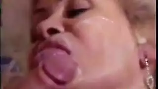 قضبان سوداء ضخمة تدك مهبل أبيض ضيق