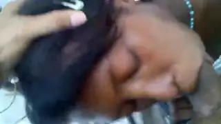 مص قضيب في المواصلات العامة: بلع عميق وابتلاع المني