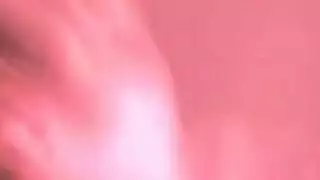 صور شرج قاسي وعمل فموي لعارضة ترانس
