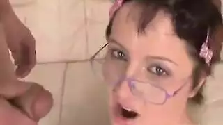 ولد يمتلك زب كبير ينيك به امه