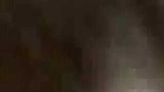 هواة مص الديك يستسلمون لعملية جنس جماعي صريحة