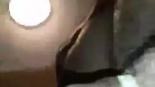 حامل تمص بعمق وتنكح بوضعية الكلب