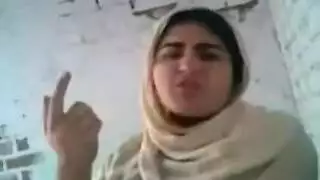 إباحية جماعية للصديقة السابقة مع شباب إيطاليين