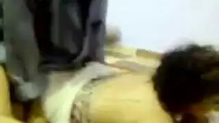 ثنائي غريب يقدم عرض إيلاج مزدوج صريح