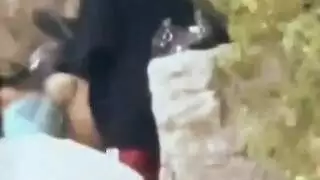 مغامرة جنسية في مكان عام: نيك صديقتي في بقعة منعزلة