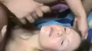 أم وقحة تمتلئ مهبلها بشاب مراهق