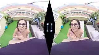 علاقة جنسية جماعية في منزل الأخوية: تجربة أفلام جنسية عالية الوضوح بالواقع الافتراضي