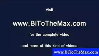 مشكلة مزدوجة: شابان مزدوجا الميل يشاركان عاهرة شهوانية