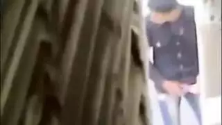  احتفال عيد إكس إكس إكس: يتم الإمساك بصدر ابنة العم الكبير وتقبيلها بقذارة