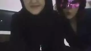 فيلم سحاقيات محجبات: فيلم تركي طويل بمشاهد صريحة