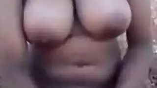الاختى شقراء الجميلة