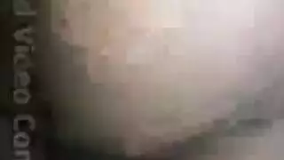 الفاتنة السمراء الممتلئة تدعو جارها لممارسة جنس عنيف في الفناء الخلفي